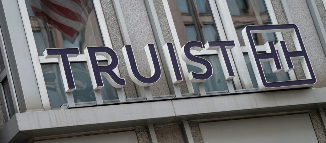 Truist commits to positive operating leverage in 2025